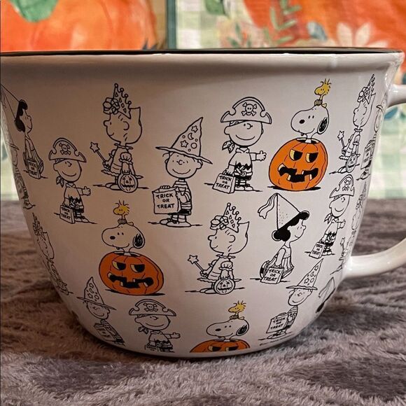 Peanuts Snoopy and the gang batter Bowl NWT - Picture 5 of 9